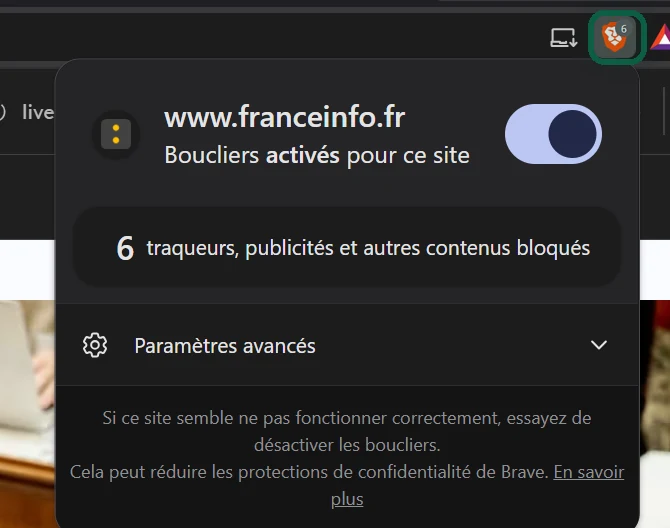 Panneau des boucliers de Brave ouvert sur un site d'actualité, avec le nombre de traqueurs, publicités et autres contenus bloqués et l'interrupteur Boucliers activés pour ce site