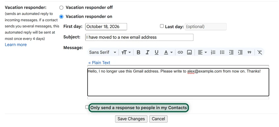 Onglet Général des paramètres de Gmail avec Réponse automatique activée, les dates, l'objet et le message d'exemple remplis, et un avertissement sur l'option réservée aux contacts, qui doit rester décochée